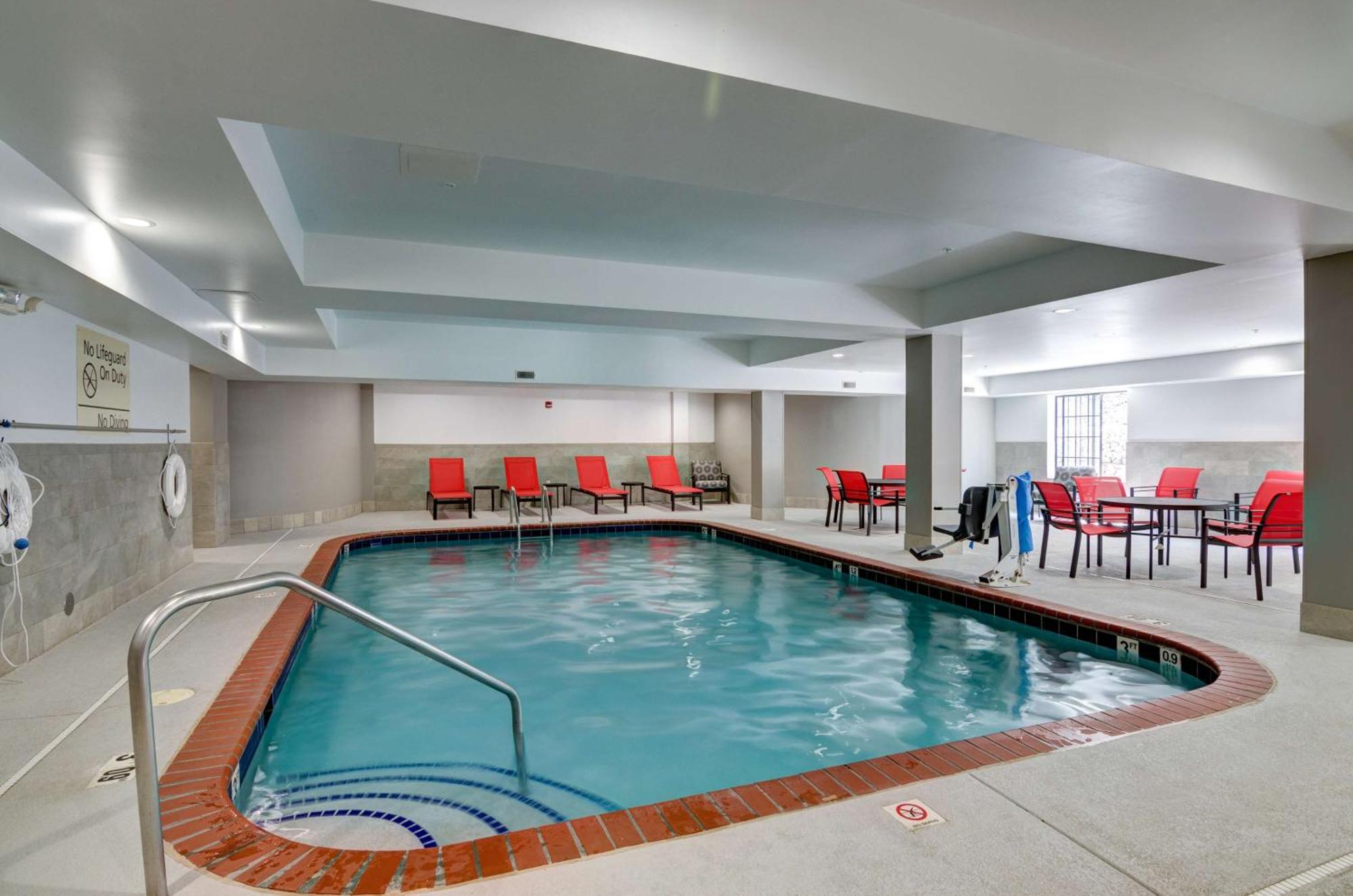 Hampton Inn Salem Buitenkant foto