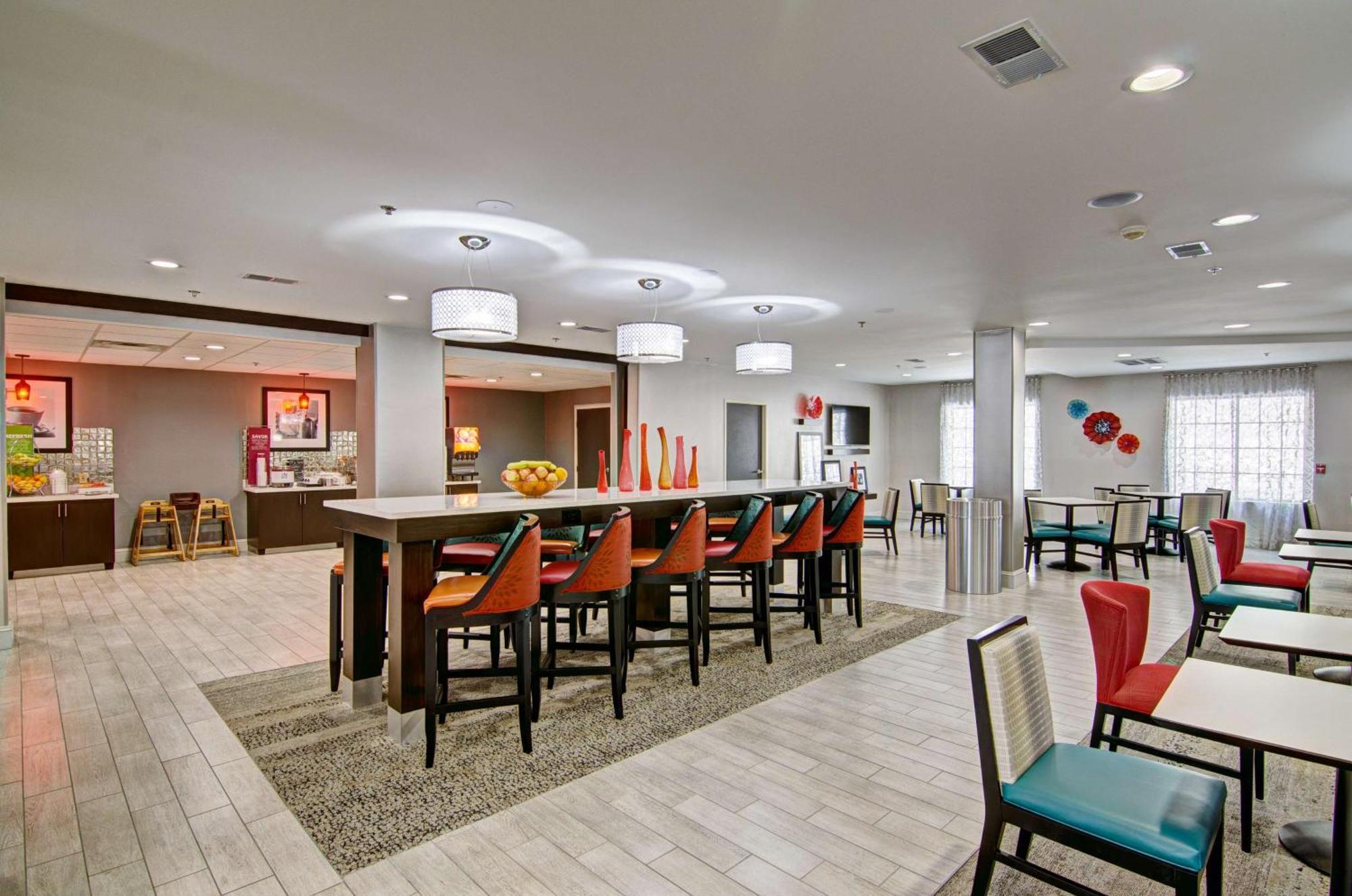 Hampton Inn Salem Buitenkant foto