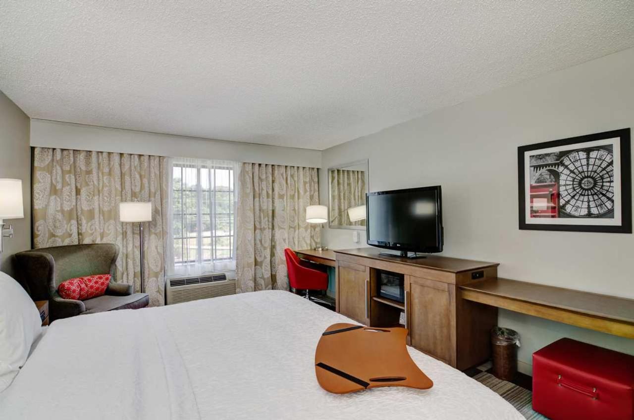 Hampton Inn Salem Buitenkant foto